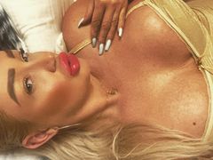 BustyVicky LiveCam
