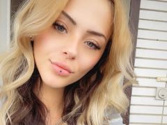 BadromanceTyra LiveCam