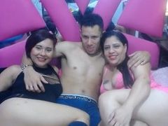 Loren+Sebas+Lucia LiveCam