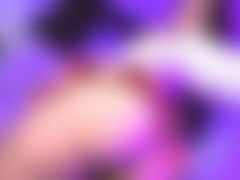 EmmiBigAss LiveCam