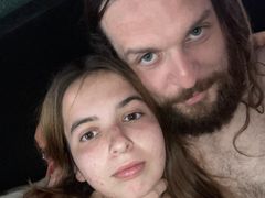 Hannah+Sam LiveCam