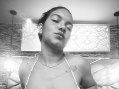 BellyBigBoobs LiveCam