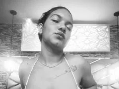 BellyBigBoobs LiveCam