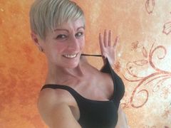 RamonaDeluxe LiveCam