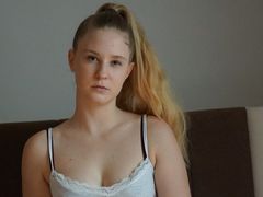 NikkiPeach LiveCam