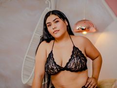 CharlotteBigboobs LiveCam