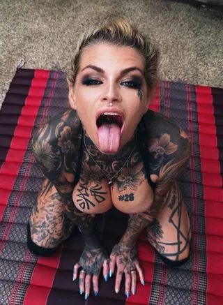 Heimlicher Blowjob mit Mitbewohner Oskar