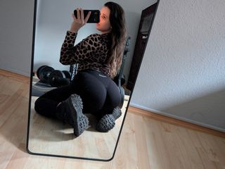Feetjob in Nylons