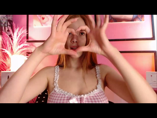 Preview 4: PrettyAriel , Heisser Strip-Chat