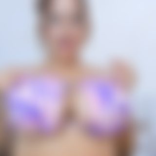 AnnieBigBoobs