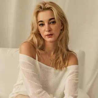 GoldenMilf
