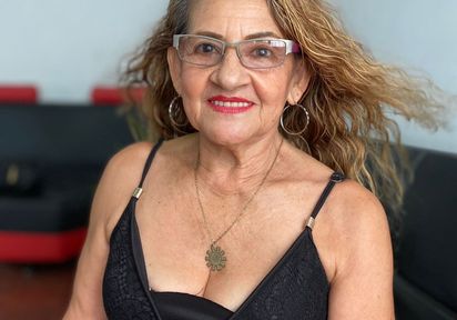 HotMatureSelina