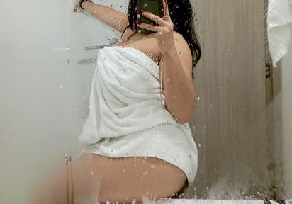 Sexcam von Salezi komm und besuche sie live im Sexcam Chat