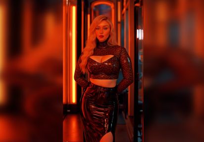 Listen2Etername - BiGirl, Piercings, Grosse Brüste