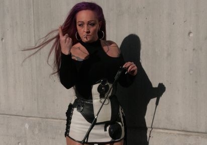 LadyNadineBauer