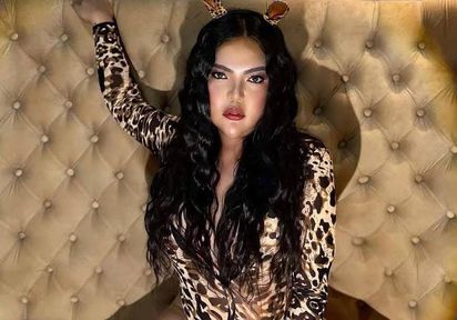 Sexcam von HollyMassiveDick