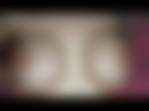 Sinnliche Ölmassage auf großen Titten und englischer JOI