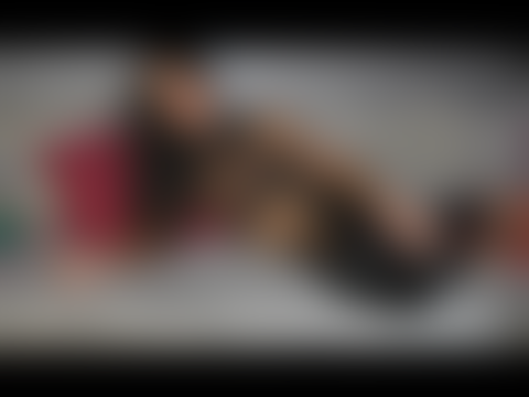 Lauren allein zu Haus