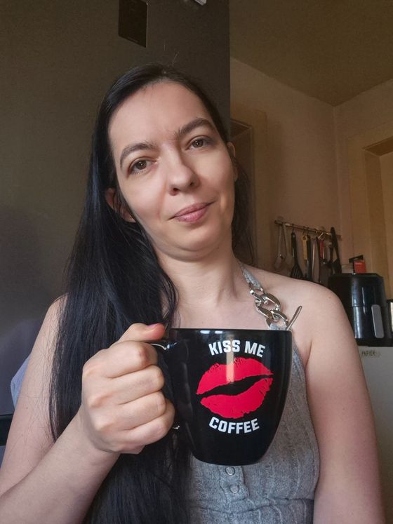 Happy Sunday ☕️ Heute genieße ich meinen camfreien Tag 🤭 Bisschen Haushalt... - ansonsten backen und einfach mit meinem Herrn Zeit verbringen und chillen 🥰
Wie sieht dein Sonntag aus?