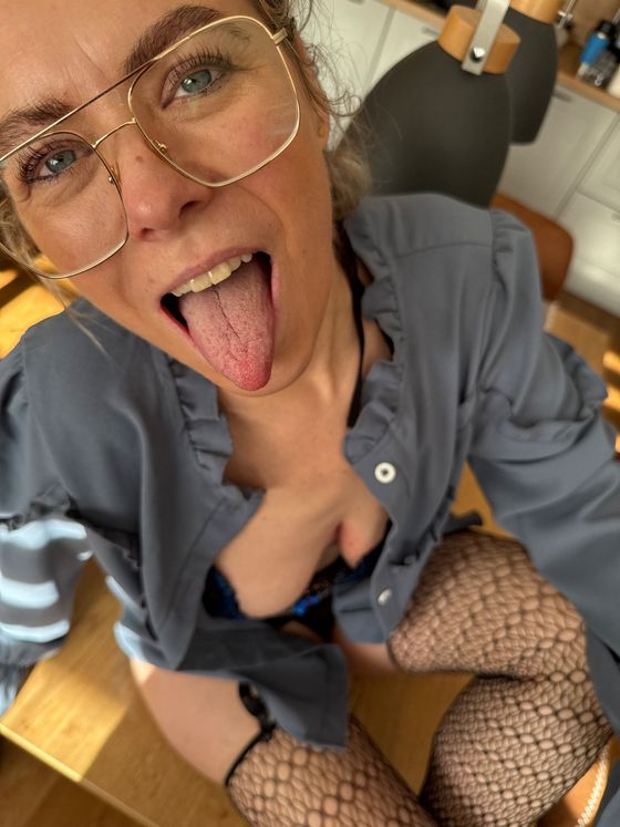 Guten Morgeeeeeen😇😜 Ich hab Laune! 💦💦 wer rotzt mir ins Gesicht?