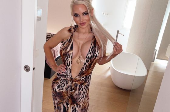 Habe mich in dieses geile Outfit total verliebt 