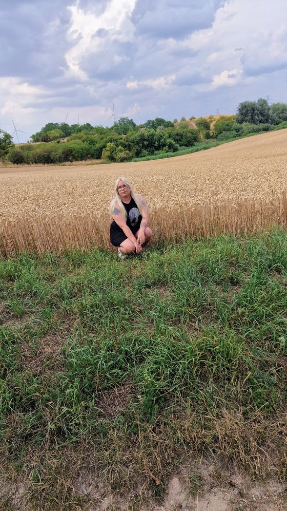 Frische Morgenluft im Kornfeld... 🌾🖤