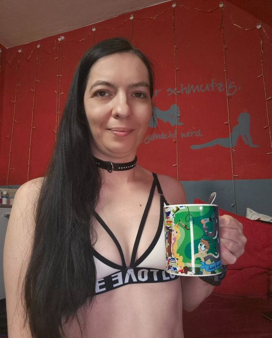 Mit Kaffee Nr. 2 starte ich so langsam in einen langen Arbeitstag 💪🏼
Wie bist du in den Tag gestartet?