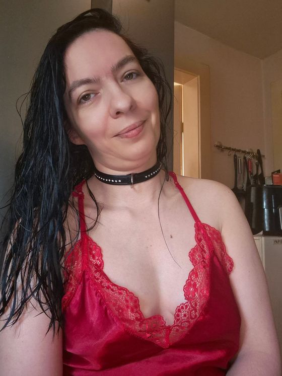 Heute ist Pyjama-Tag, denn heute bleibt die Livecam mal aus 😅 Morgen bin ich wieder wie gewohnt Live 💋
Wie verbringst du deinen Tag?