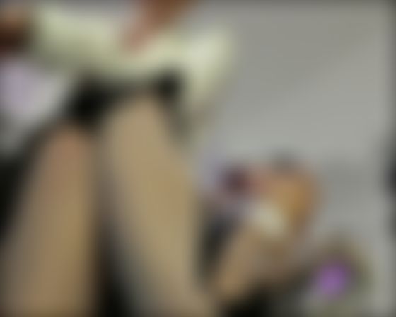 Ich muss noch meine #Buchhaltung machen. Hilfst du mir bei der #Mittagspause? #Büro #Heels #RockundBluse
I still have to do my #accounting. Will you help me during #lunch break? #Office #Heels #Nylons #Skirtandblouse