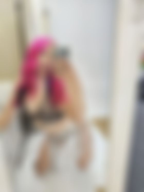 Pink, Glitzer und ganz viel schmutzige Gedanken 