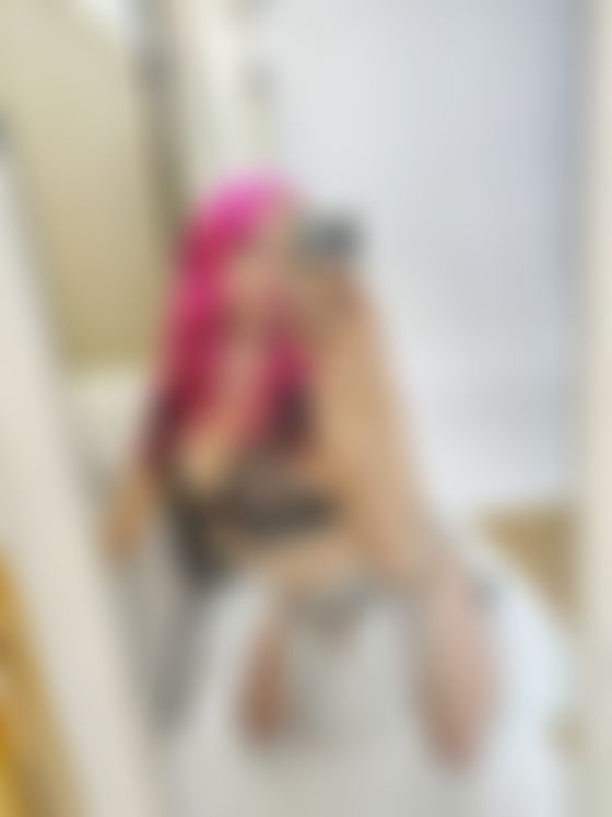 Pink, Glitzer und ganz viel schmutzige Gedanken 
