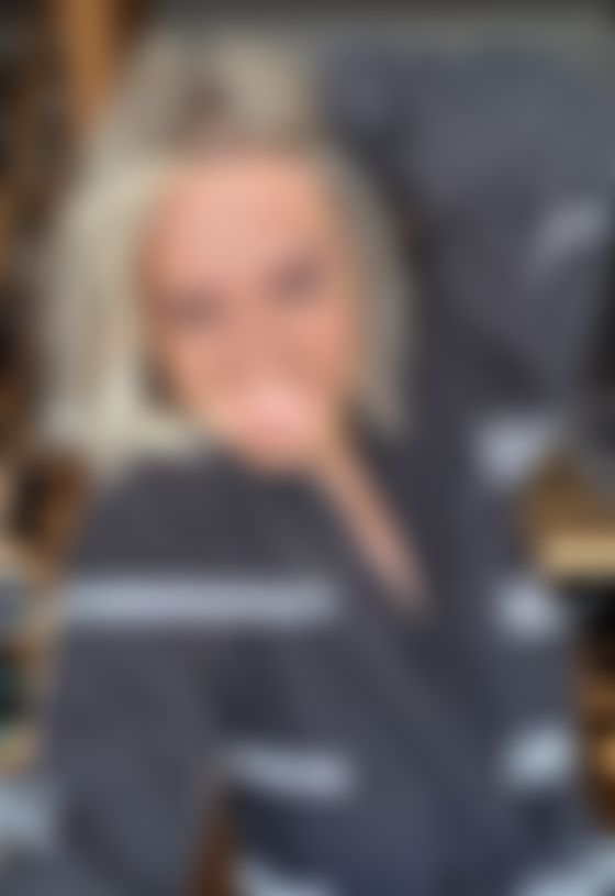 Fridaaaayyyyy loading🔥☕️💕☀️🥵💦 