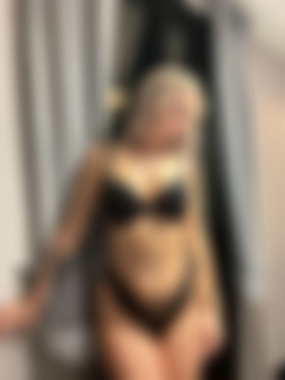  ich bin jetzt hier LIVE erreichbar! Schreibst du mir und packst mir den BIKINI aus? 