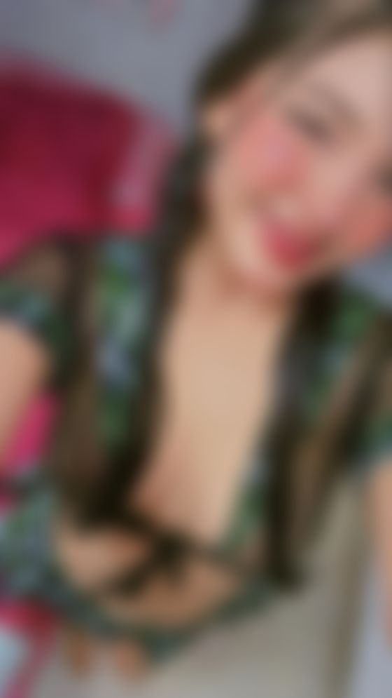 I feel very hot and I can't help touching me ��������