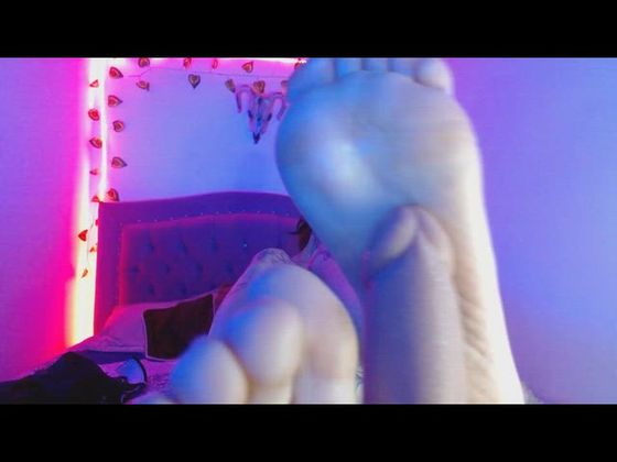 oily footjob