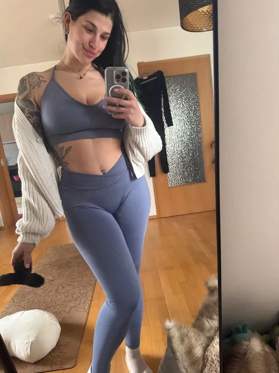 Ich bin jetzt beim Sport und dann im 🌶️ - Club arbeiten und was machst du so ? 😉