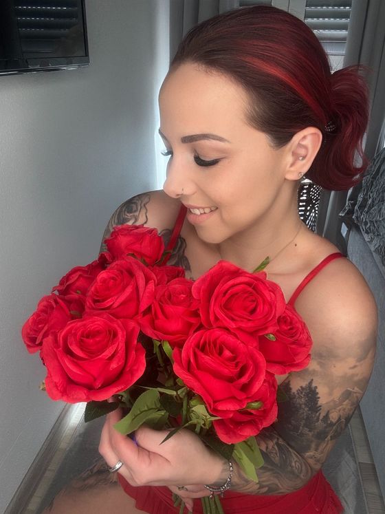 Gibt es da draußen jemanden der mir Blumen schenken mag hier? 