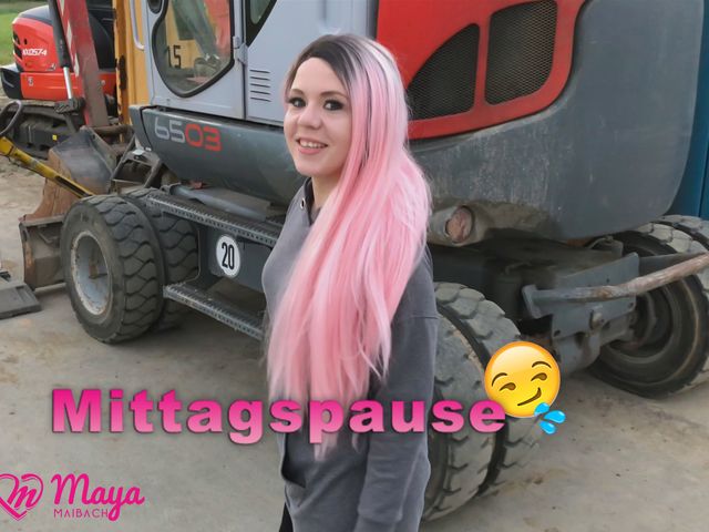 Bauarbeiter bekommt feuchte Teeniepussy zur Mittagspause