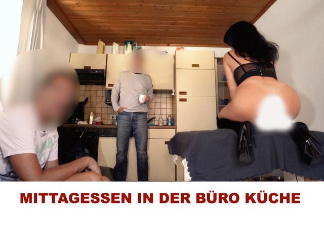 ANALE SPERMAORGIE IN DER BÜRO KÜCHE