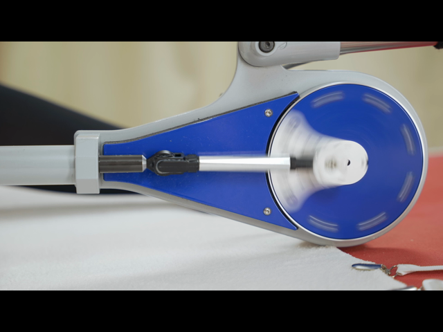 Ausgiebig mit der Maschine gefickt