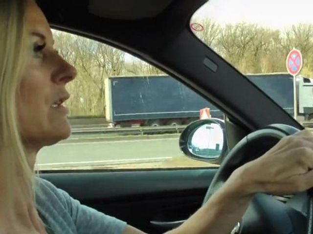 Die Parkplatz-Schlampe von der A3 – Fickbar für Jedermann!