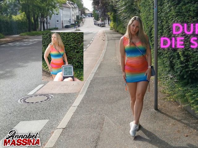 Ferngesteuerte Orgasmuskontrolle durch die Stadt
