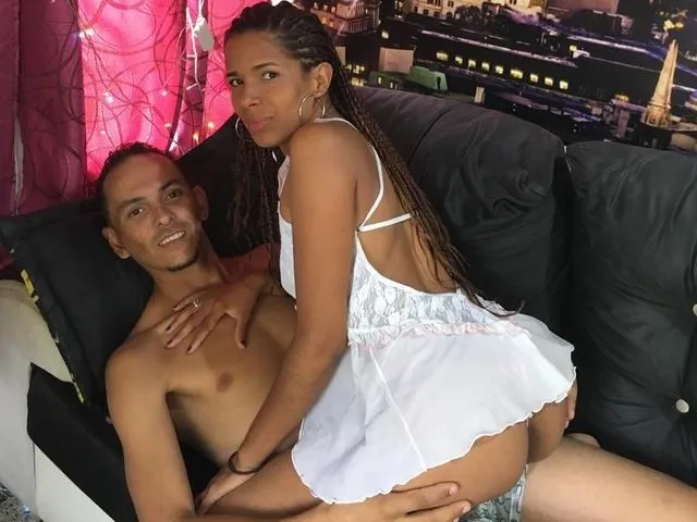 Sexcam von SexySusan + HornyMitch