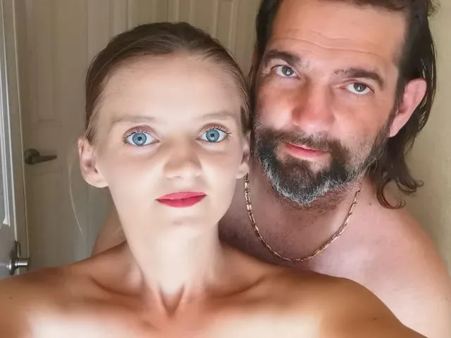 Sexcam von CassyDream + Jens
