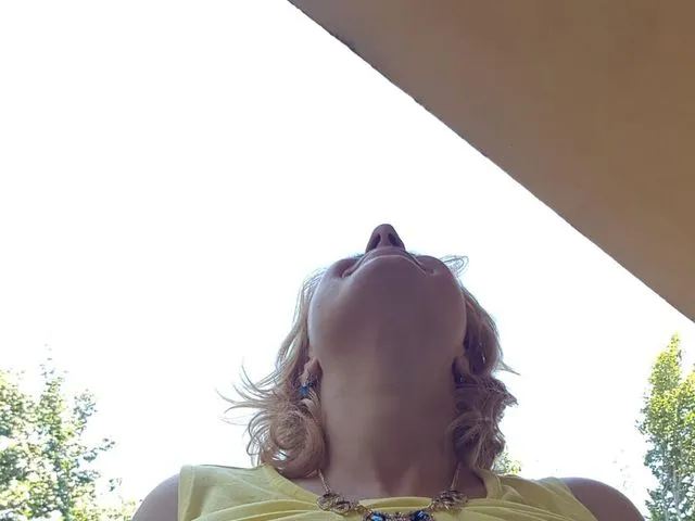Sexcam von CarolyneSyera