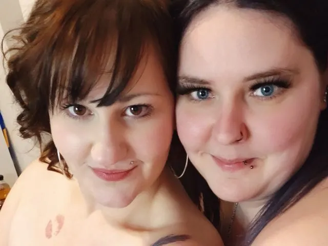 Sexcam von Mia + Joyce