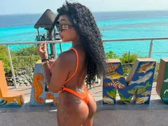 SpicyEbonyX LiveCam